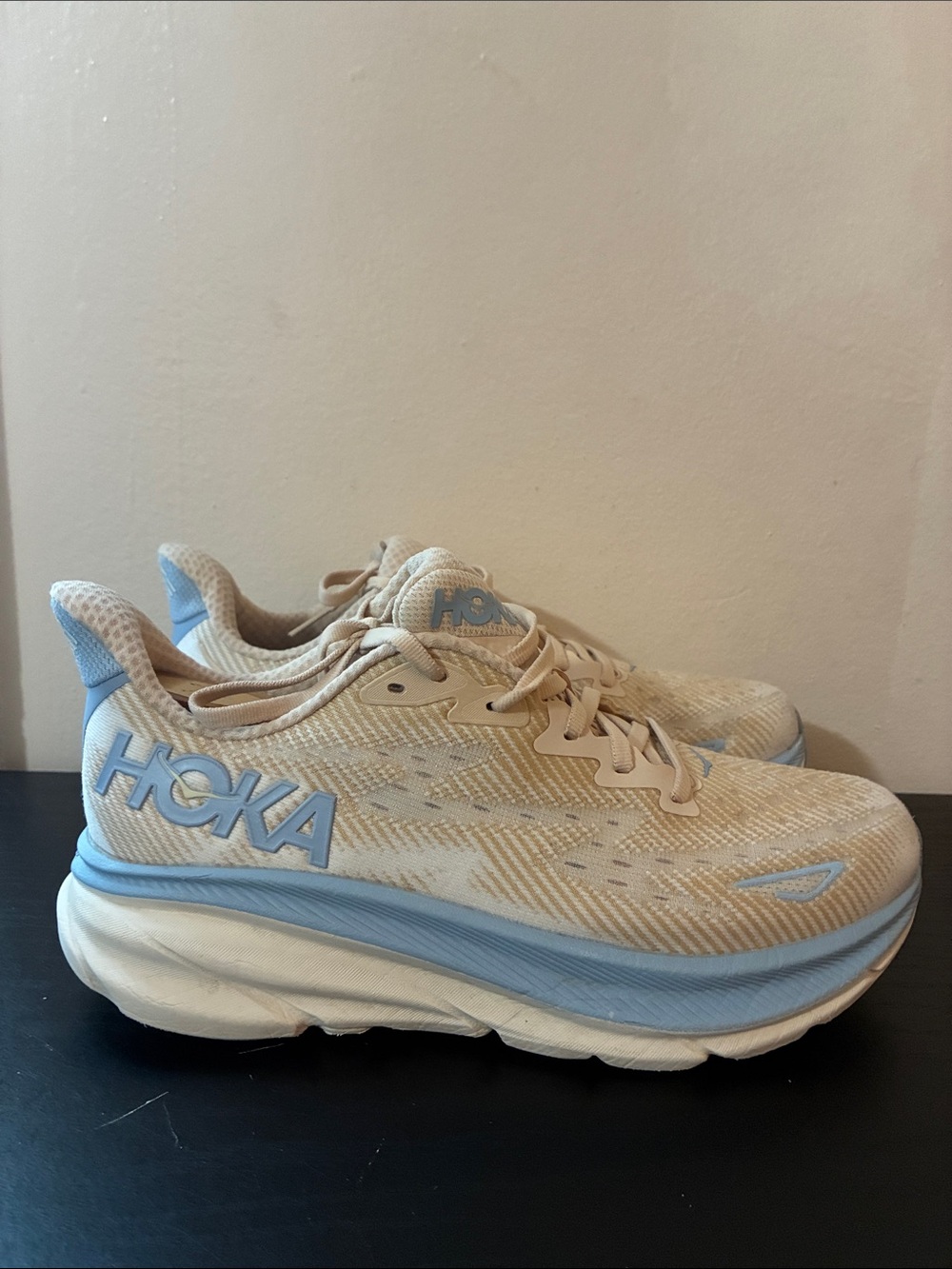 Hoka W Clifton 9 Oak Alabaster running shoes women’s size 9